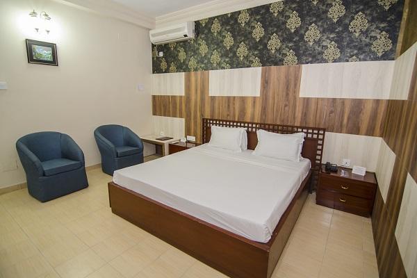 Hotel Little Palace Dibrugarh Bagian luar foto